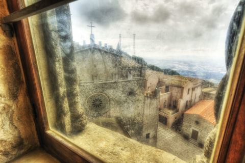 Vista sulla Piazza di Erice nicola albano foto nka.it