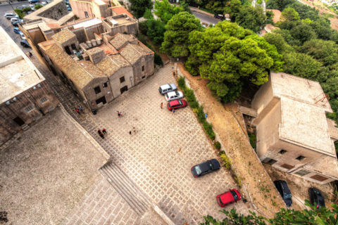 Erice vista dall'alto della piazza principale nicola albano foto nka.it