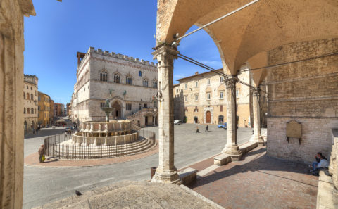 perugia piazza iv novembre albano nicola foto