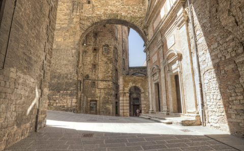perugia archi maestà delle volte albano nicola foto