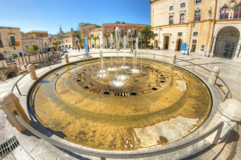 fontana in piazza vittorio veneto matera albano nicola foto